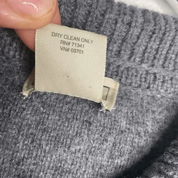 L.L. Bean Women Gray Wool Long Sleeve Pockets Button Front Cardigan Size L - Picture 3 of 9